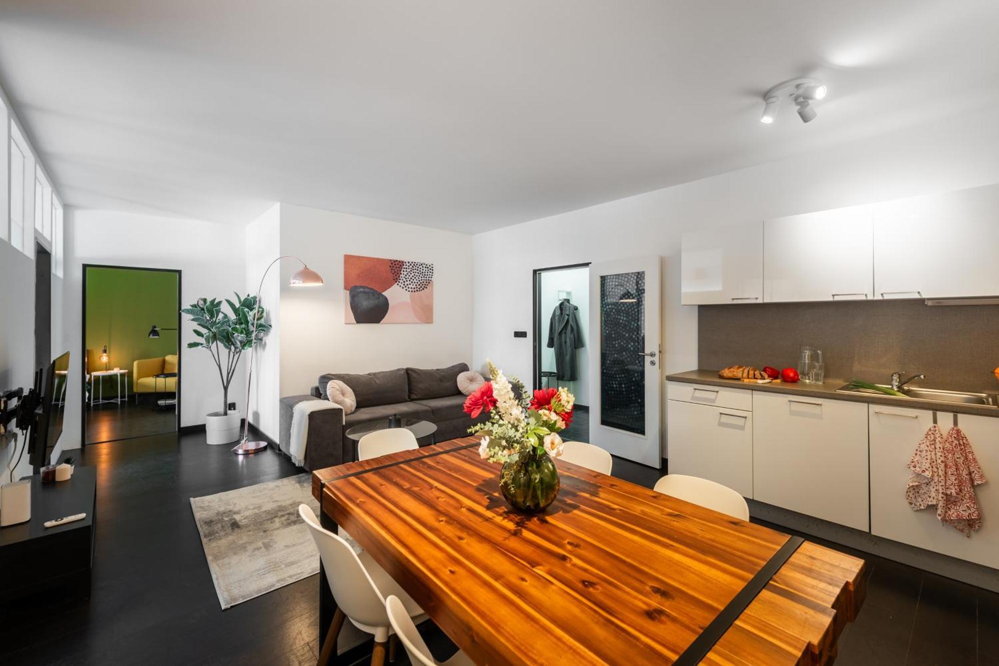 Spacious Apartments Near Karlin Square Прага Екстер'єр фото