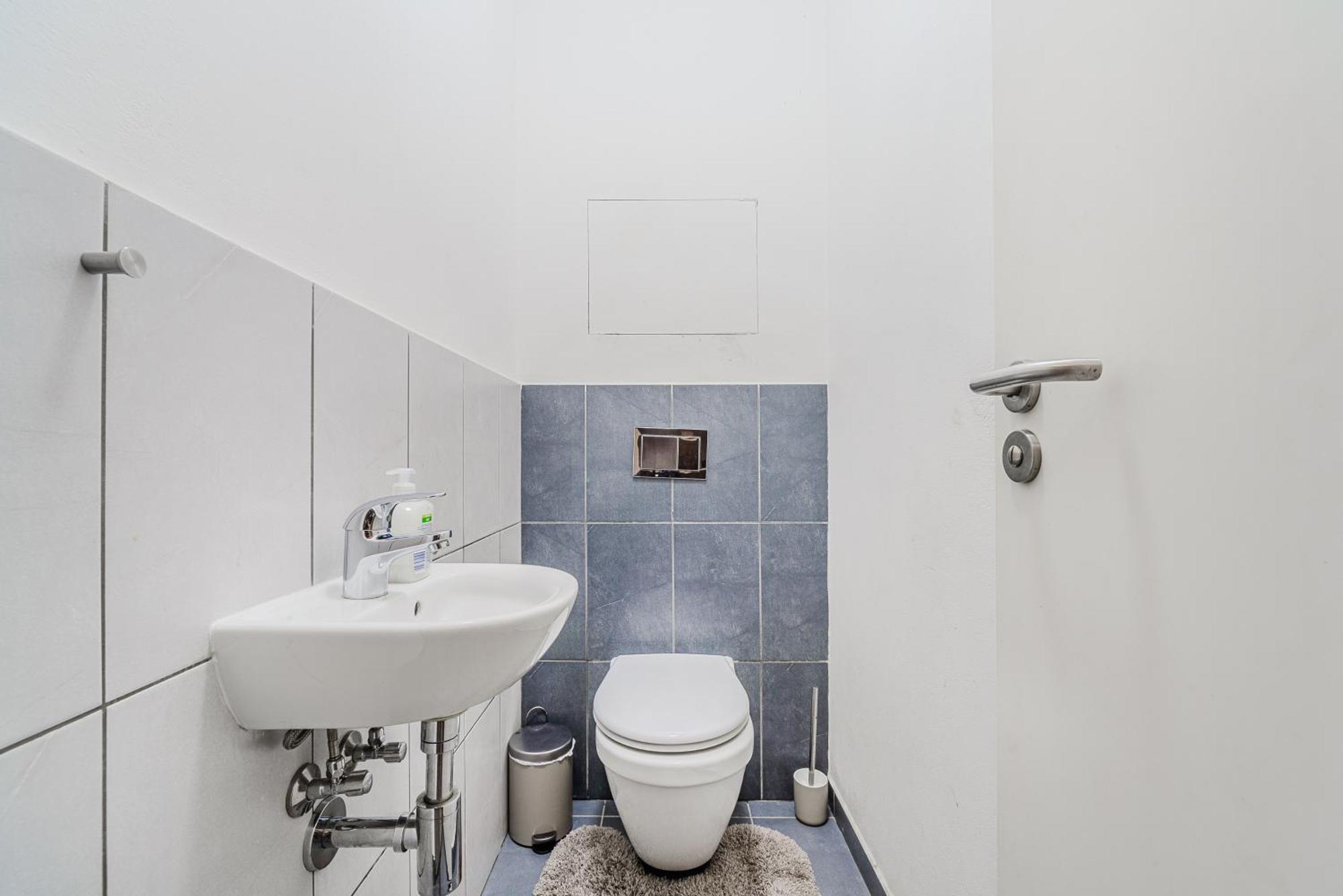 Spacious Apartments Near Karlin Square Прага Екстер'єр фото