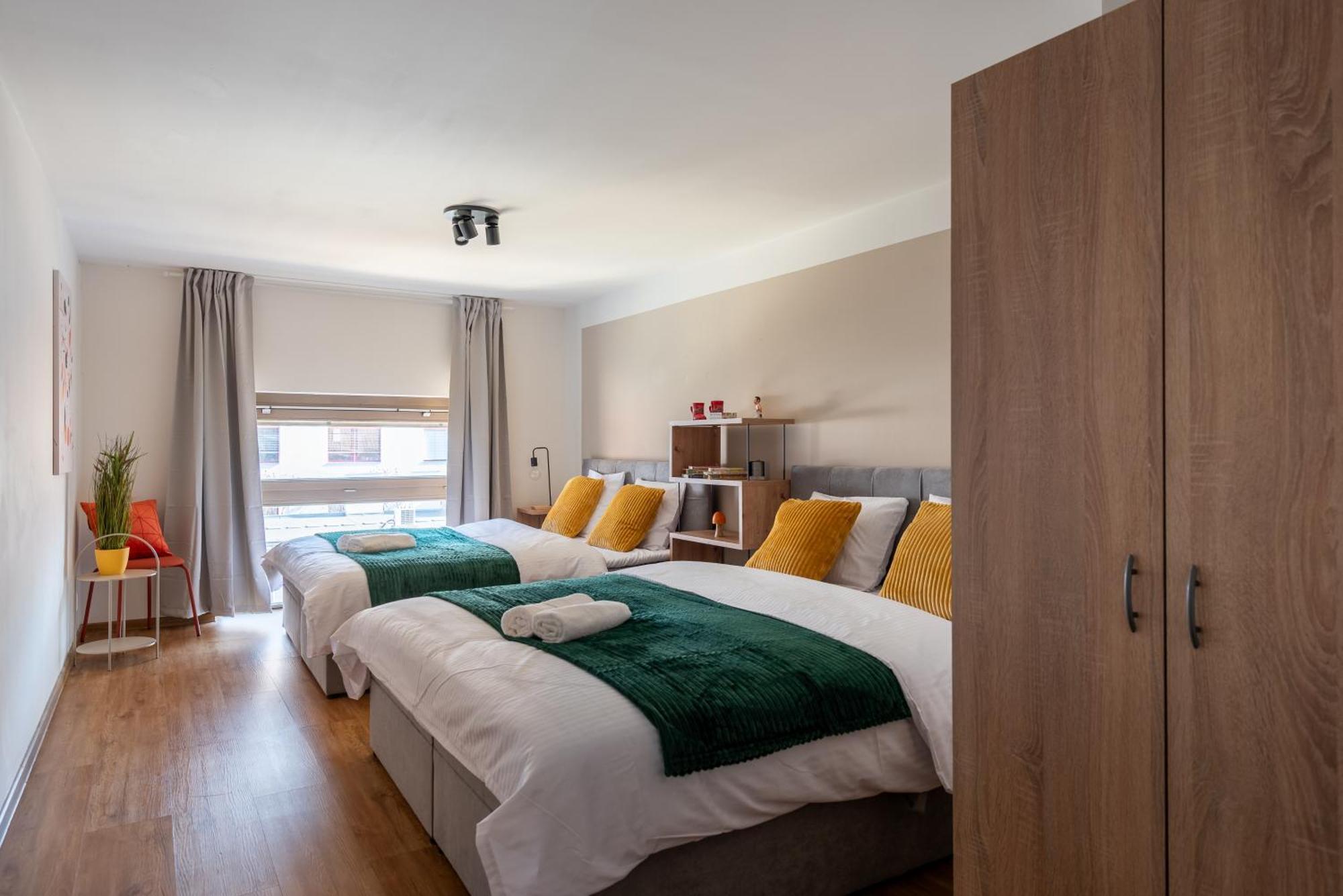 Spacious Apartments Near Karlin Square Прага Екстер'єр фото