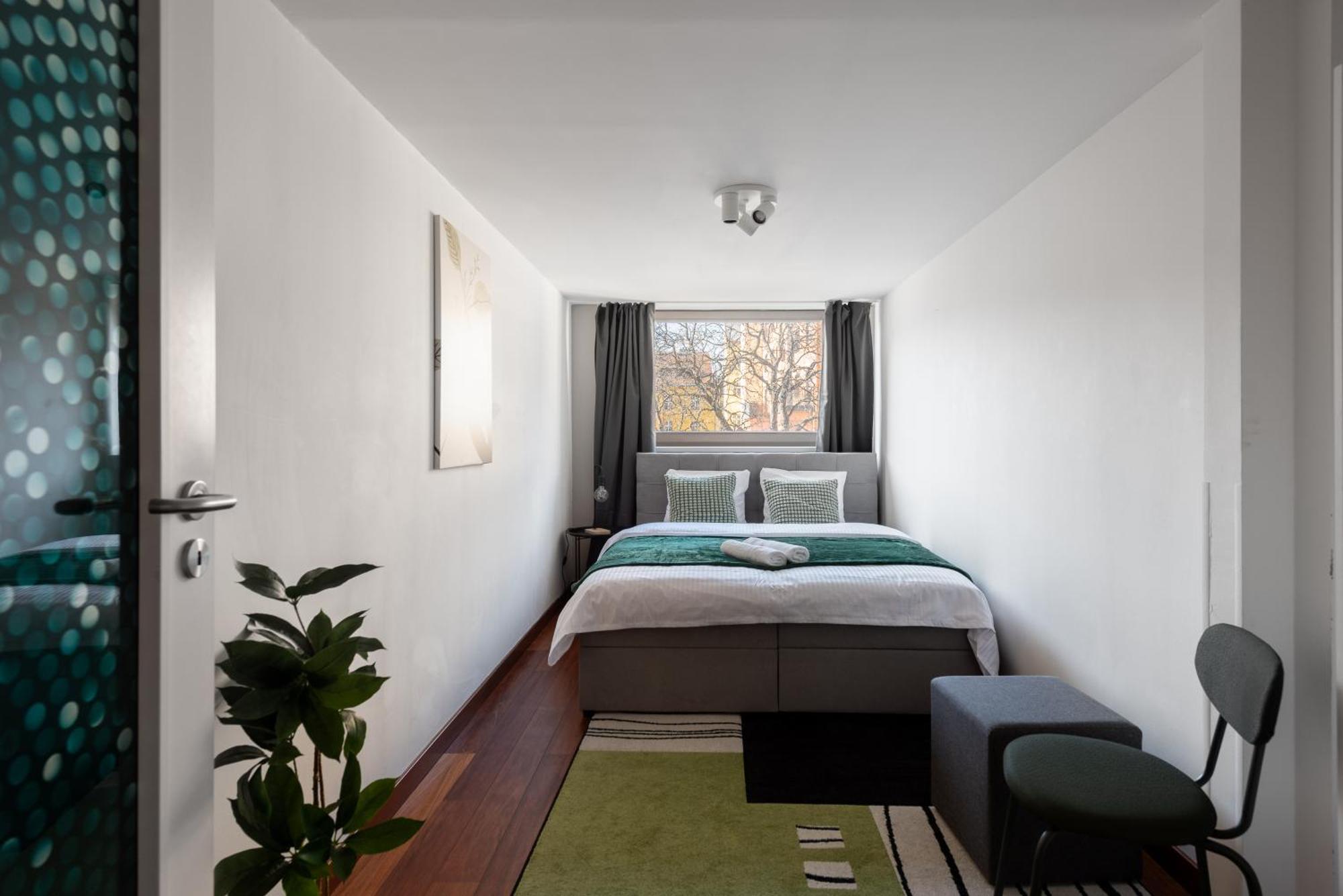 Spacious Apartments Near Karlin Square Прага Екстер'єр фото