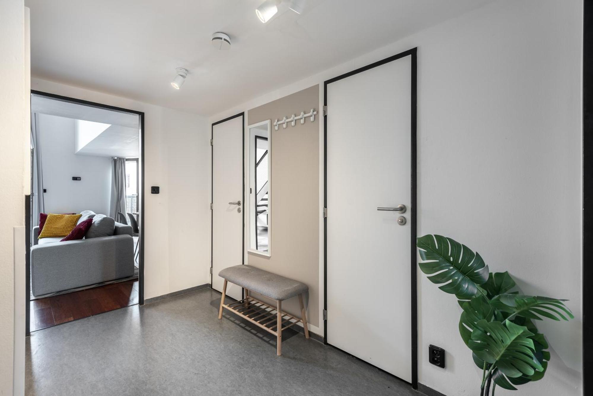Spacious Apartments Near Karlin Square Прага Екстер'єр фото