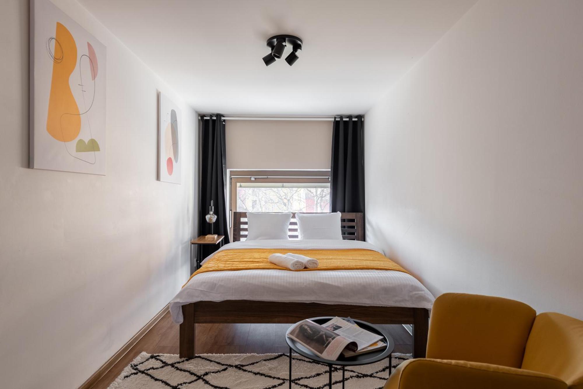 Spacious Apartments Near Karlin Square Прага Екстер'єр фото
